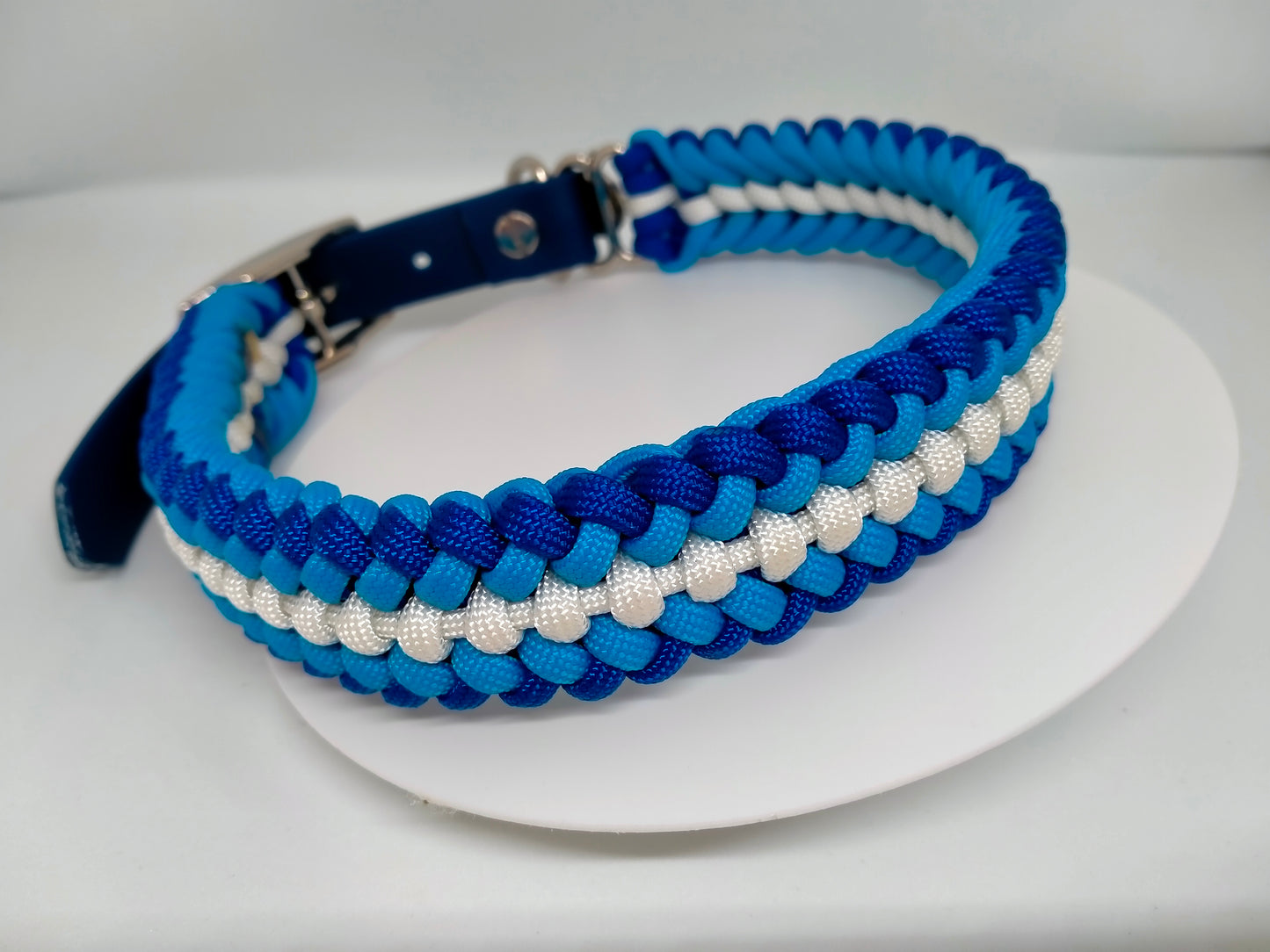 Dog Collar - "Sanctified " cords4paws Paracord Handmade Dog Accessories Customizable Made in Germany Shipping worldwide