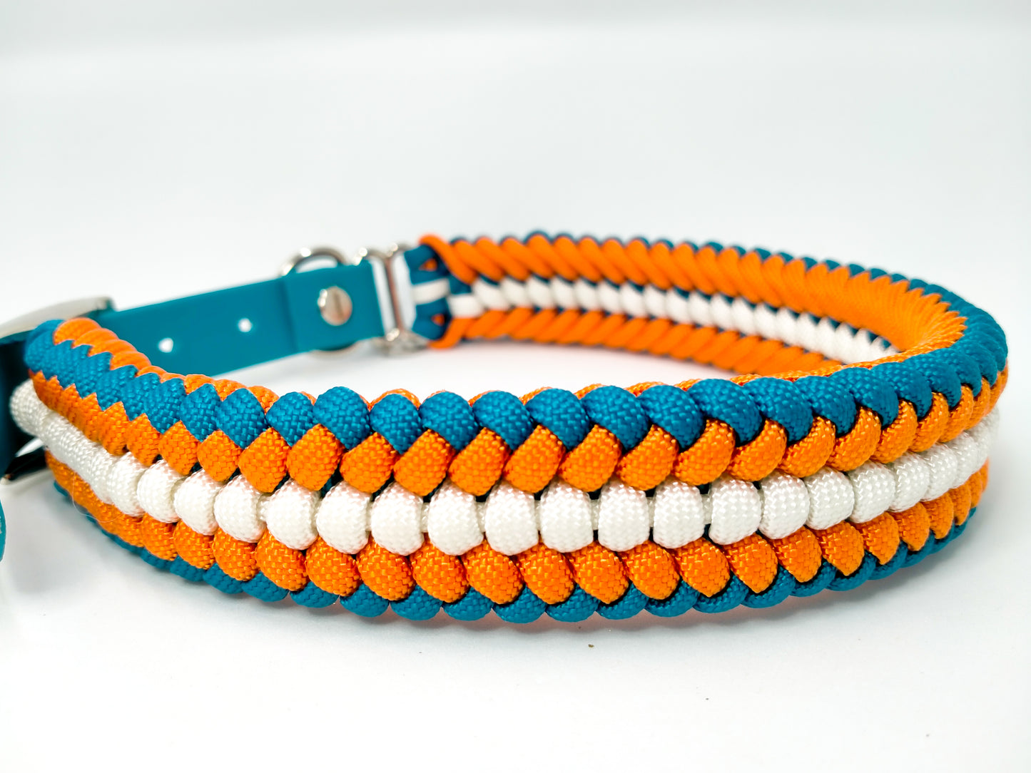 Dog Collar - "Sanctified " cords4paws Paracord Handmade Dog Accessories Customizable Made in Germany Shipping worldwide