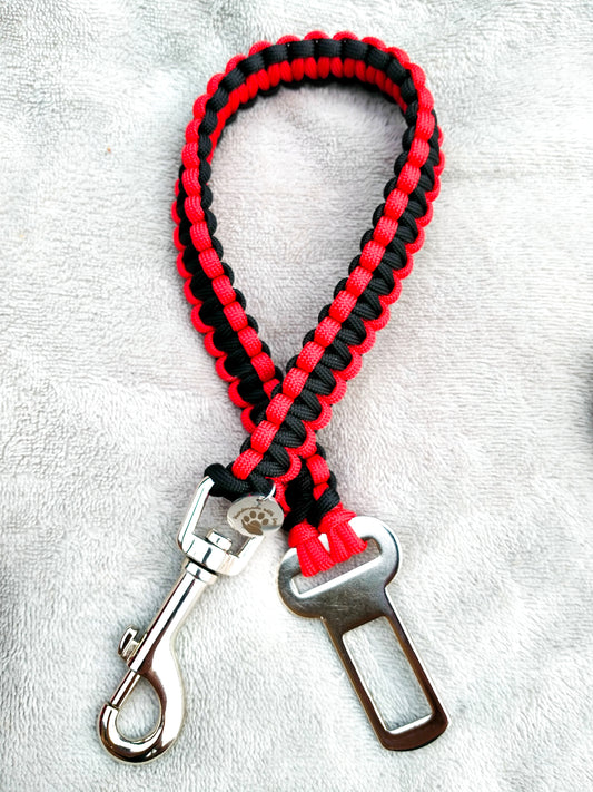 Pet Seat Belt - "Cobra" cords4paws Paracord Handmade Dog Accessories Customizable Made in Germany Shipping worldwide