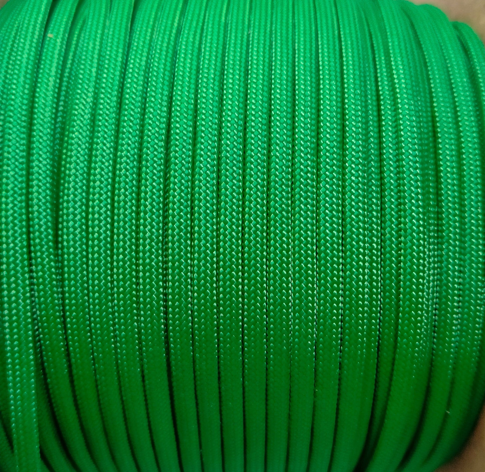 Paracord 4mm Grass Green Kim & Milly's Cords 4 Paws Paracord Handmade Dog Accessories Customizable Made in Germany Shipping worldwide