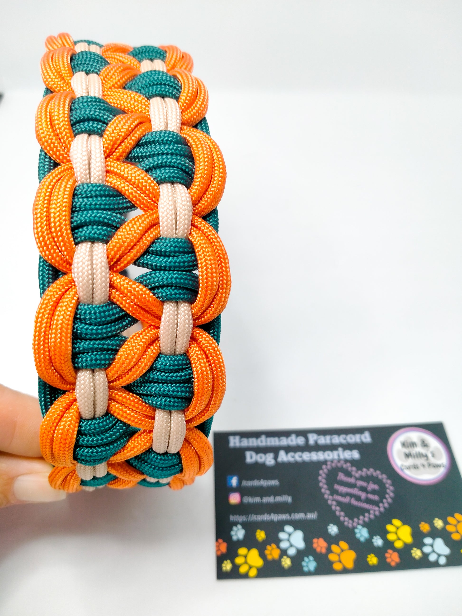 Dog Collar - Sadie's Posie Kim & Milly's Cords 4 Paws Paracord Handmade Dog Accessories Customizable Made in Germany Shipping worldwide