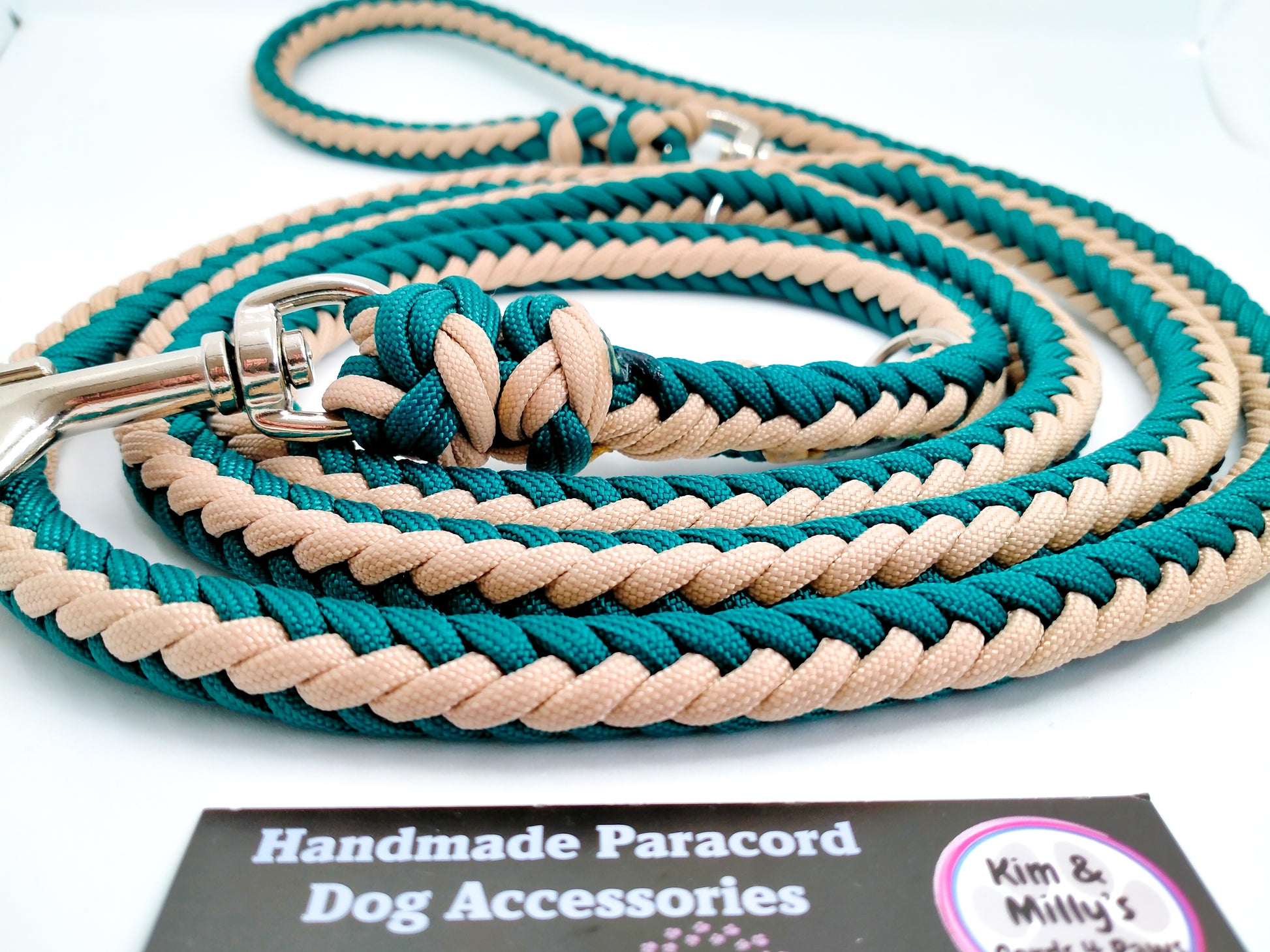 Adjustable Lead - Herringbone Kim & Milly's Cords 4 Paws Paracord Handmade Dog Accessories Customizable Made in Germany Shipping worldwide