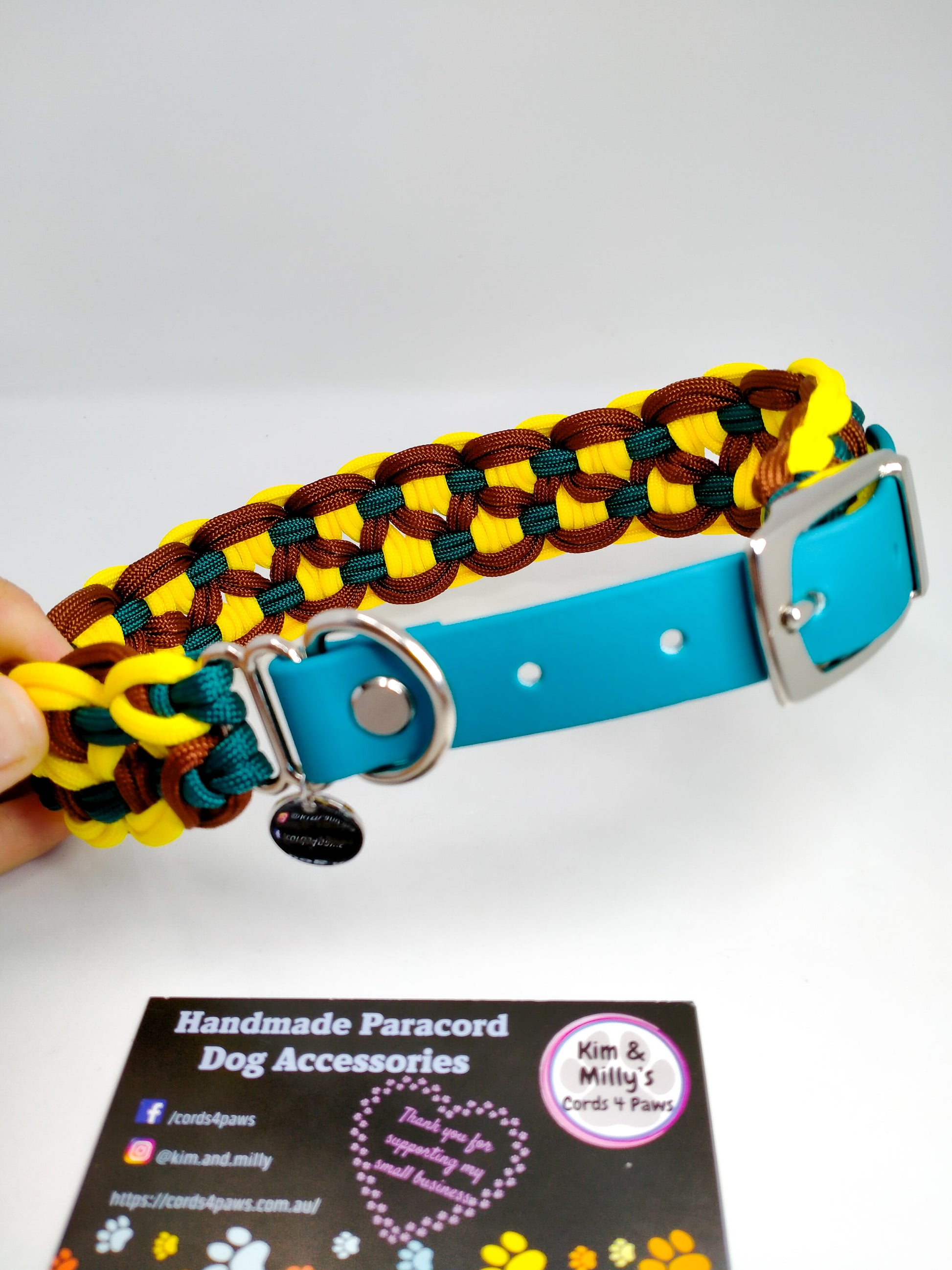 Dog Collar - Sadie's Posie Kim & Milly's Cords 4 Paws Paracord Handmade Dog Accessories Customizable Made in Germany Shipping worldwide