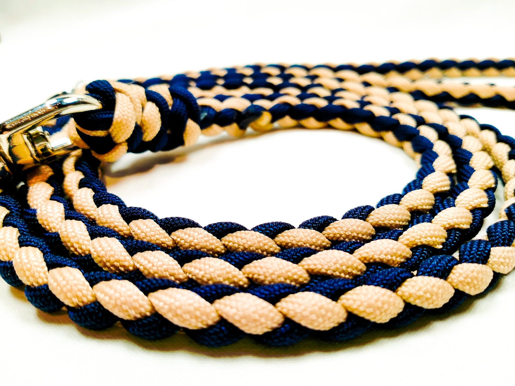 Pre Made: 4 Strand Round Braid Lead, Tan, Midnight Blue, 1.3m Kim & Milly's Cords 4 Paws Paracord Handmade Dog Accessories Customizable Made in Germany Shipping worldwide