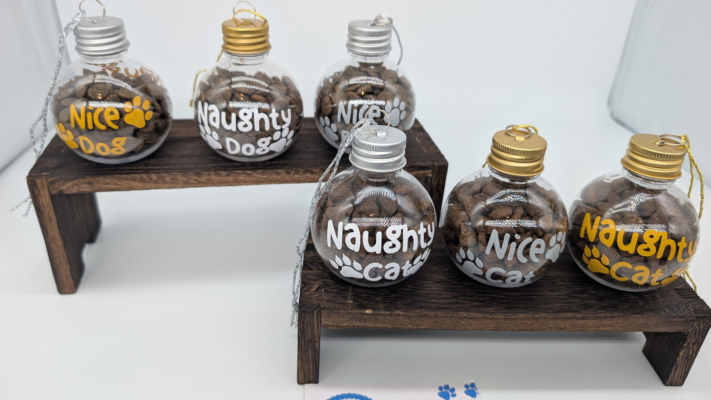 Christmas Bauble "Nice or Naughty Cat/Dog"