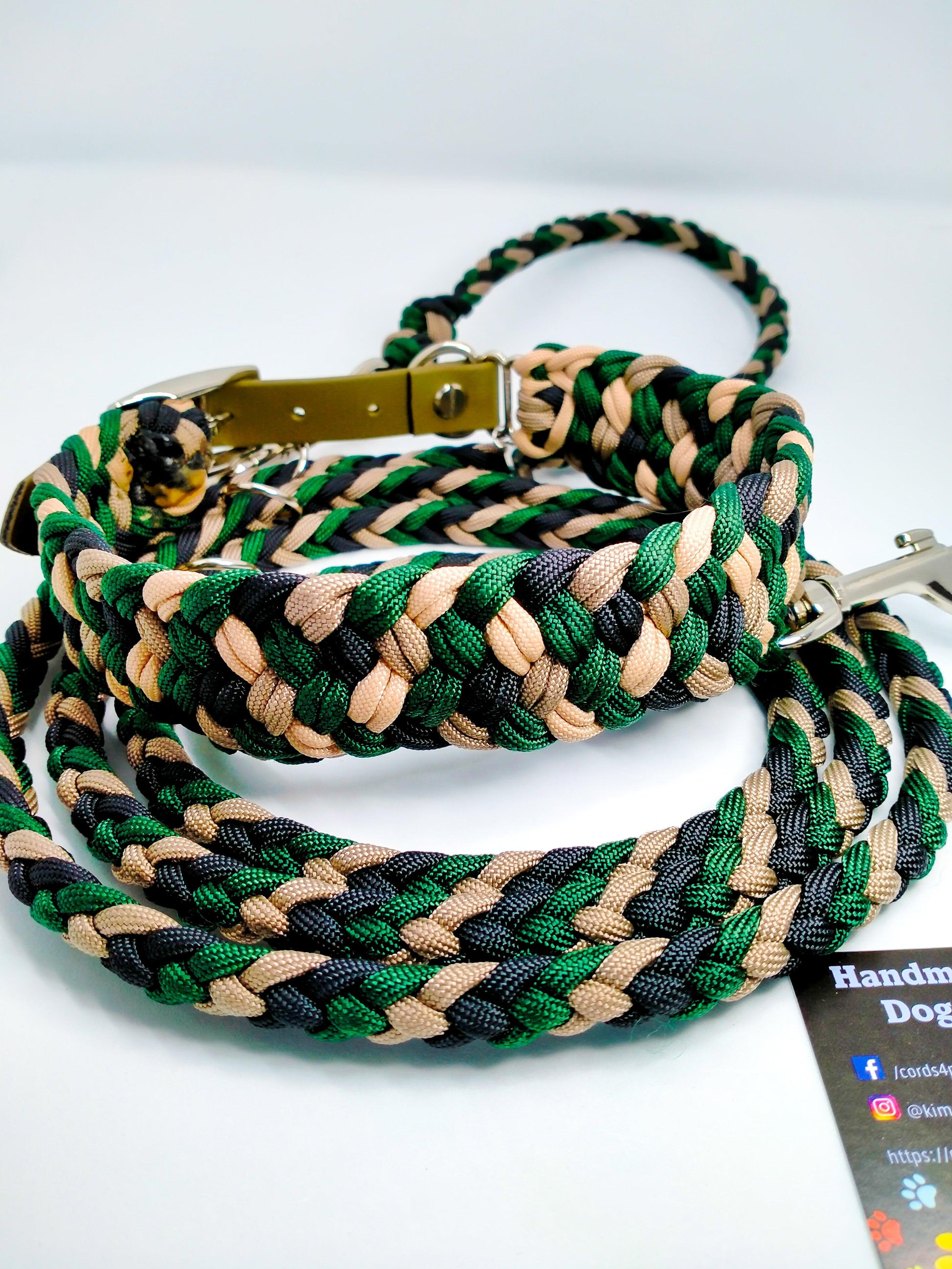 Adjustable Lead - 6 Strand Half Round Braid cords4paws Paracord Handmade Dog Accessories Customizable Made in Germany Shipping worldwide