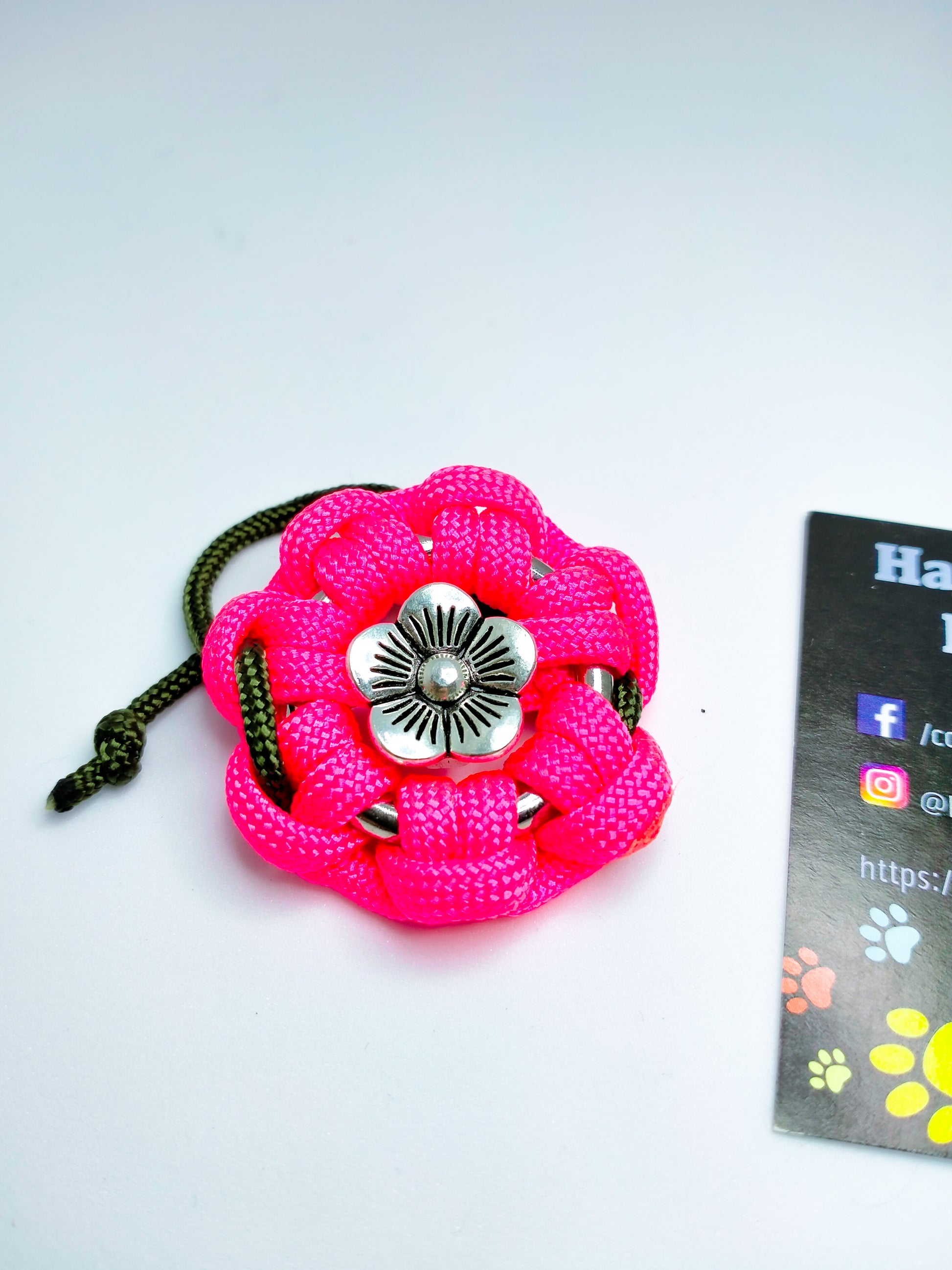Collar Flower Charm Kim & Milly's Cords 4 Paws Paracord Handmade Dog Accessories Customizable Made in Germany Shipping worldwide
