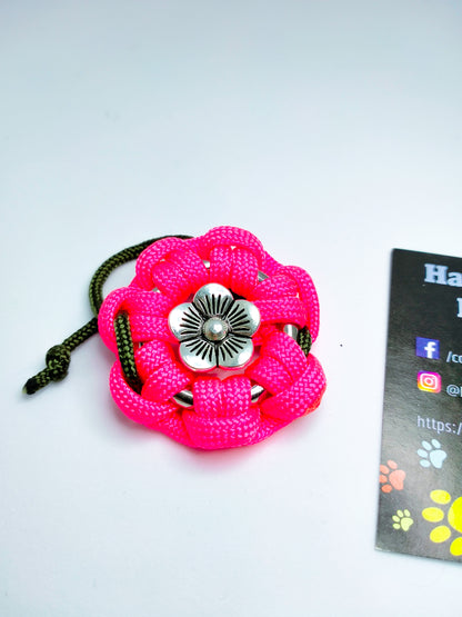 Collar Flower Charm Kim & Milly's Cords 4 Paws Paracord Handmade Dog Accessories Customizable Made in Germany Shipping worldwide